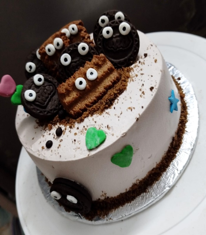 WhatsApp Image 2025-08-14 at 11.16.47 PM (1) Custom Cake - Image 1