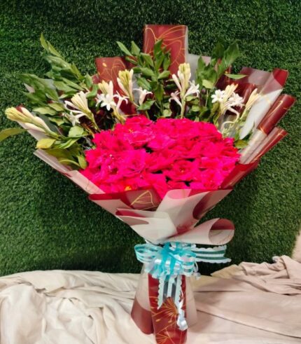 Elegant Red Rose and Tuberose Hand Bouquet – Perfect Romantic Floral Gift for Special Moments