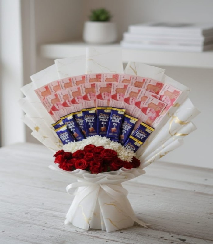 Handmade money bouquet with chocolates and roses by Timeless Wrap