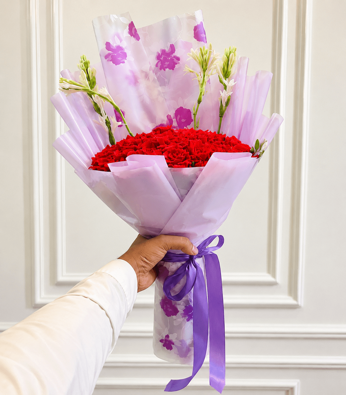 Luxury Red Rose Bouquet (2) Luxury Red Rose Bouquet - Image 1